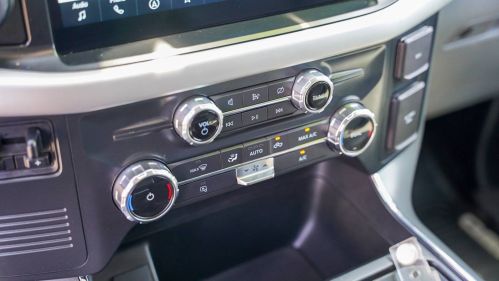 2022 Ford F-150 Lightning - Images - 18