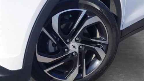 2023 Chevrolet Bolt - Images - 9