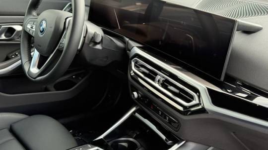 2024 BMW 3 Series - Images - 11