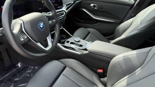 2024 BMW 3 Series - Images - 16