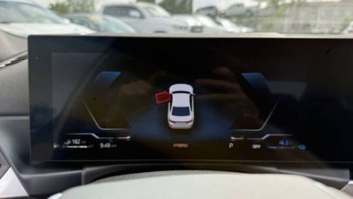 2024 BMW 3 Series - Images - 28