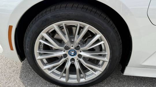 2024 BMW 3 Series - Images - 29