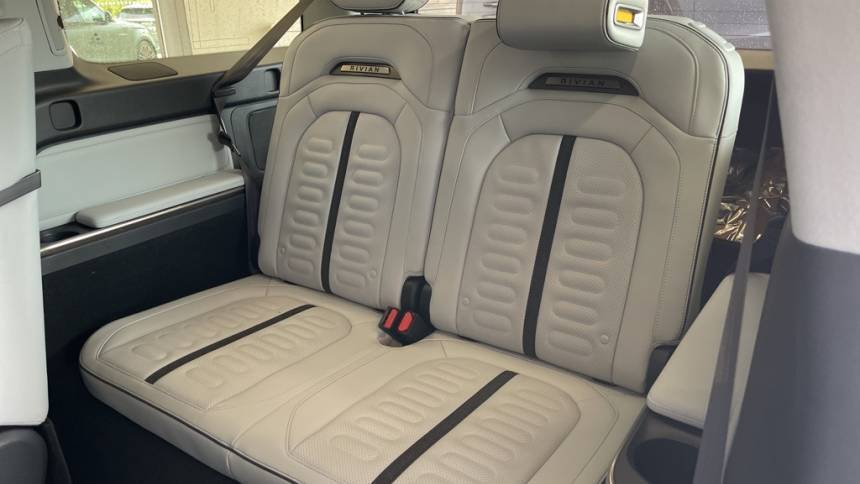 2023 Rivian R1S - Images - 10