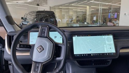 2023 Rivian R1S - Images - 11