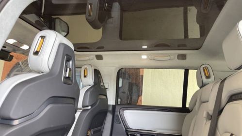 2023 Rivian R1S - Images - 13