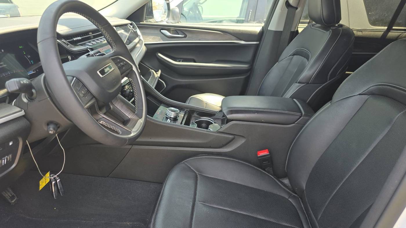 2023 Jeep Grand Cherokee 1C4RJYB67P8787240