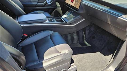 2023 Tesla Model X 7SAXCBE66PF412095