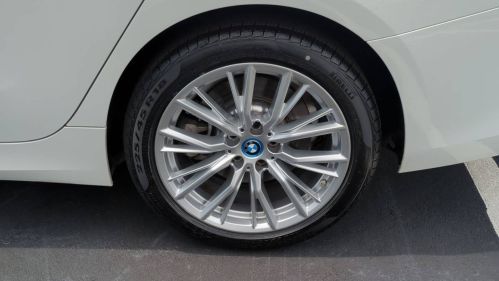 2024 BMW 3 Series - Images - 11