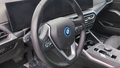 2024 BMW 3 Series - Images - 16
