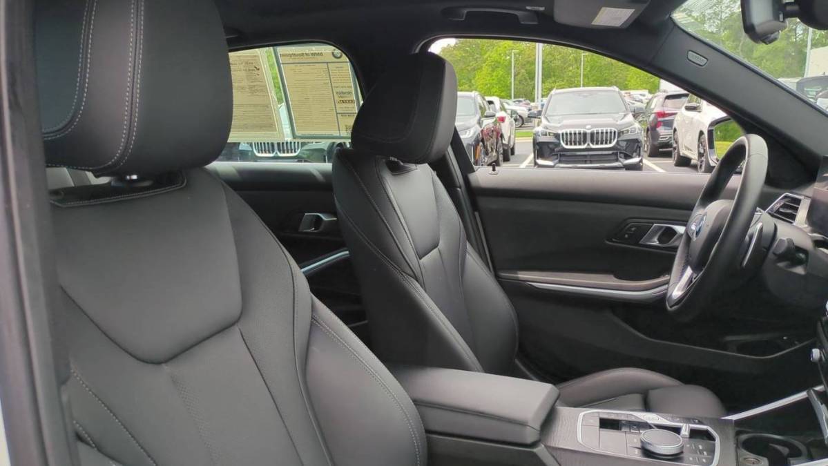 2024 BMW 3 Series - Images - 31