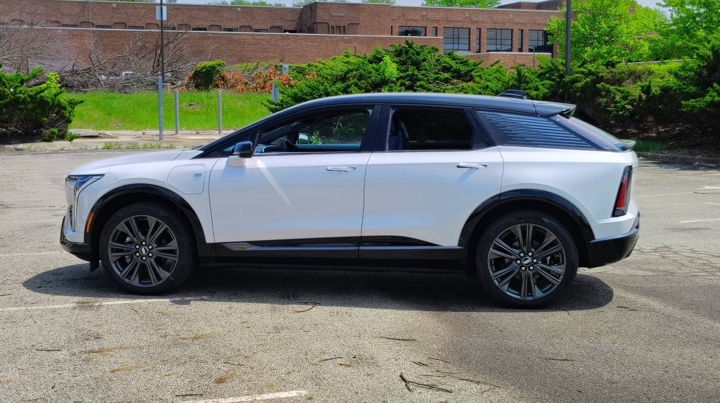 2025 Cadillac OPTIQ 3GYK3GMR3SS208428