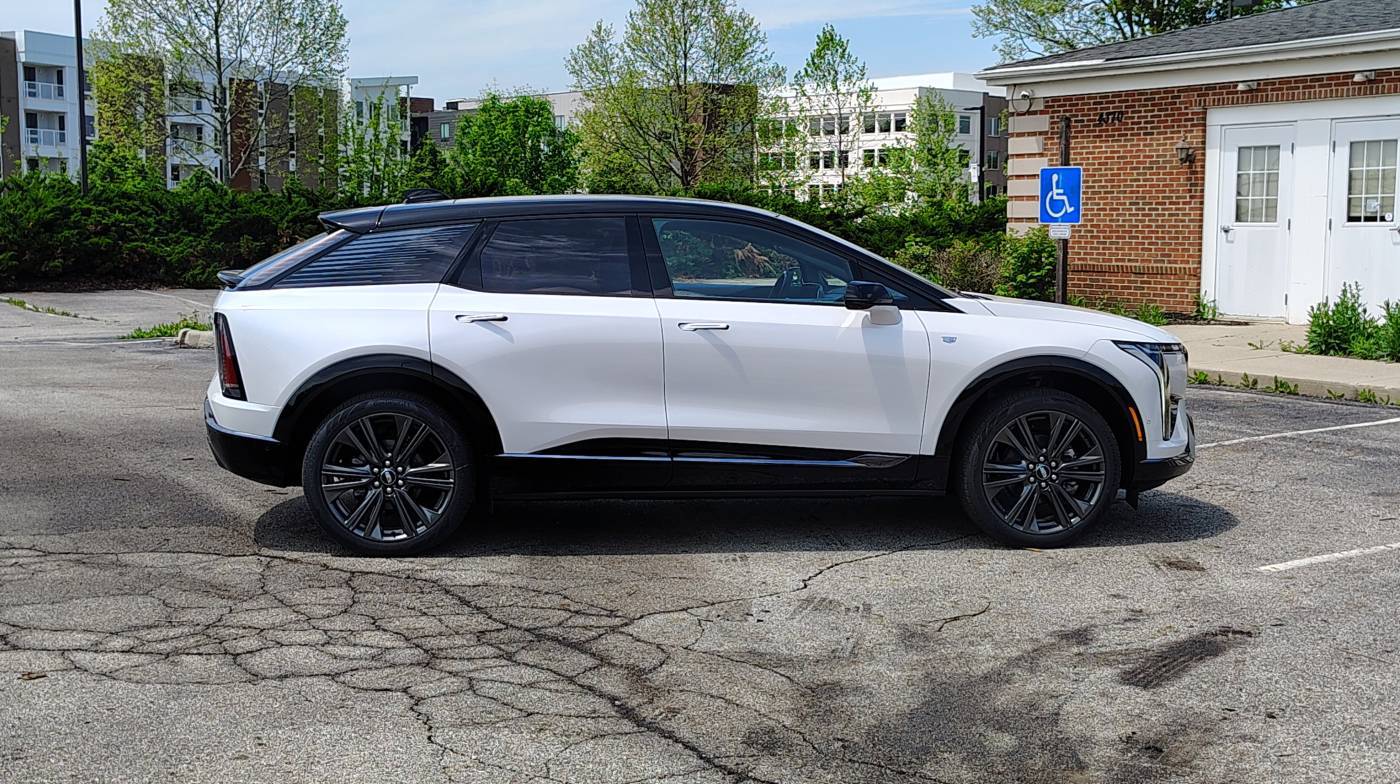 2025 Cadillac OPTIQ 3GYK3GMR3SS208428