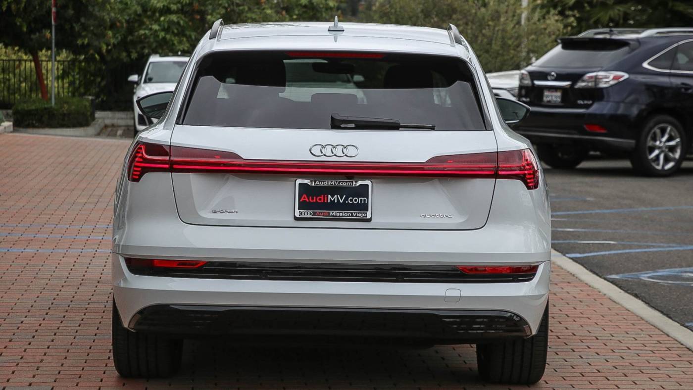 2022 Audi e-tron WA1AAAGE0NB013992