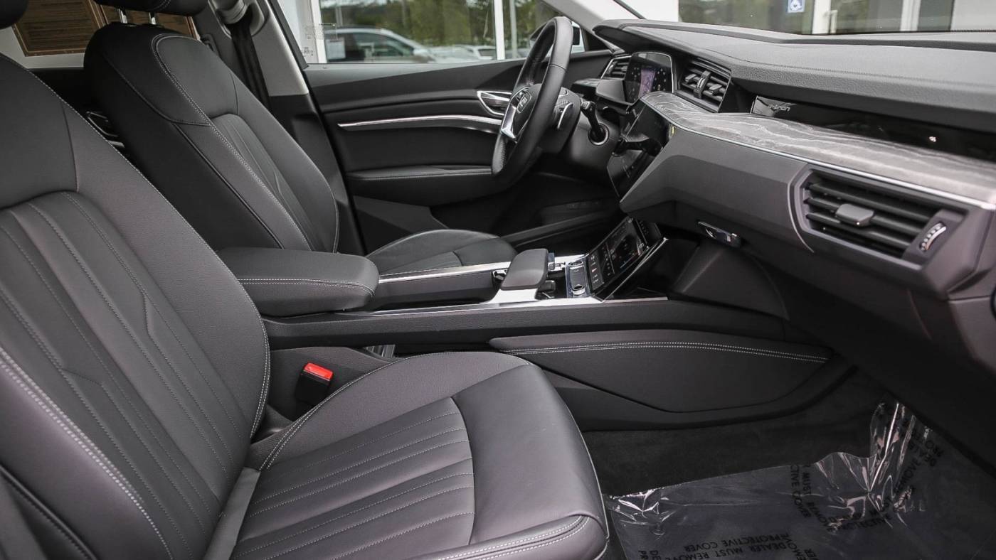 2022 Audi e-tron WA1AAAGE0NB013992