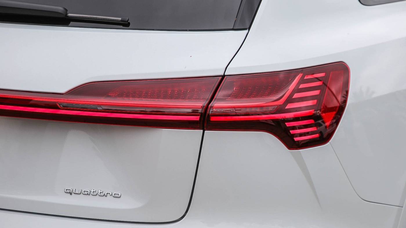 2022 Audi e-tron WA1AAAGE0NB013992