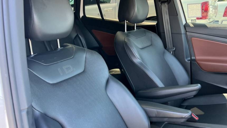 2021 Volkswagen ID.4 WVGTMPE26MP060443