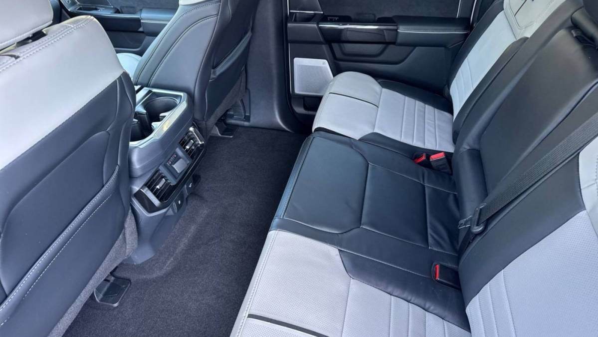 2025 Ford F-150 Lightning - Images - 11