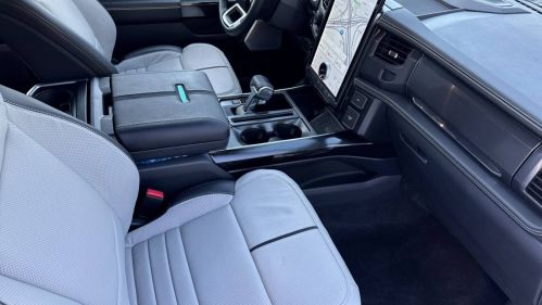 2025 Ford F-150 Lightning - Images - 14