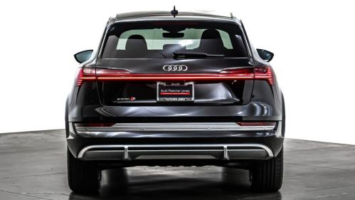 2022 Audi e-tron S - Images - 4