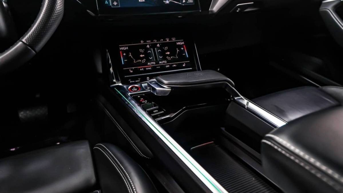 2022 Audi e-tron S - Images - 6