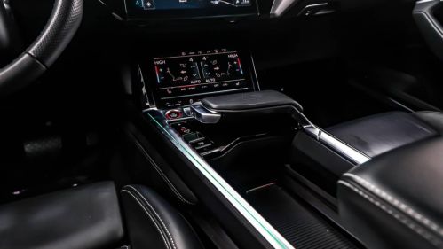 2022 Audi e-tron S - Images - 6