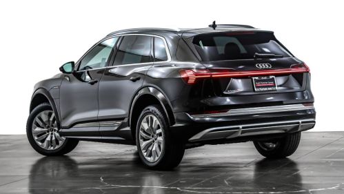 2022 Audi e-tron S - Images - 12