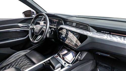 2022 Audi e-tron S - Images - 16