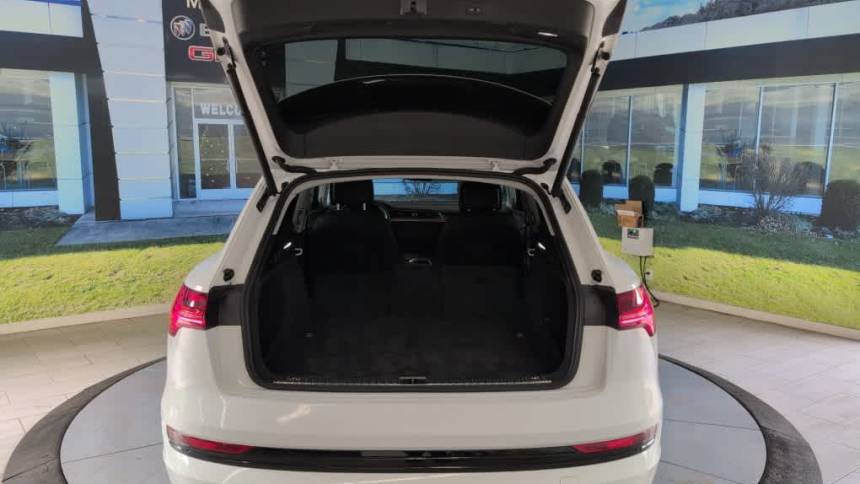 2019 Audi e-tron WA1LAAGE0KB022745