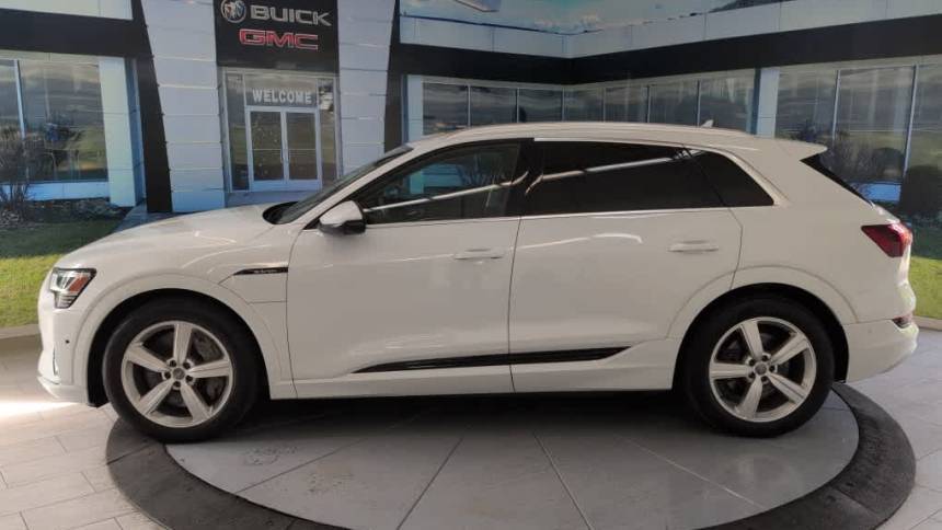 2019 Audi e-tron WA1LAAGE0KB022745