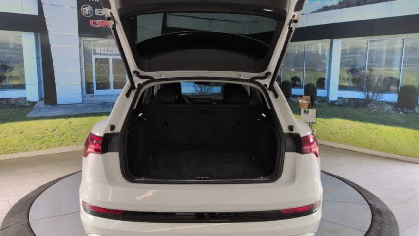 2019 Audi e-tron WA1LAAGE0KB022745