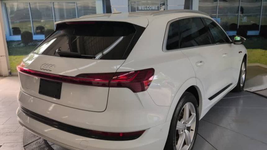 2019 Audi e-tron WA1LAAGE0KB022745