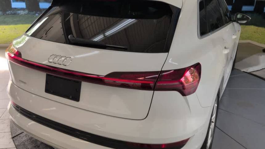 2019 Audi e-tron WA1LAAGE0KB022745
