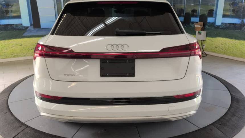 2019 Audi e-tron WA1LAAGE0KB022745