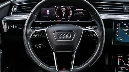 2022 Audi e-tron S - Images - 18