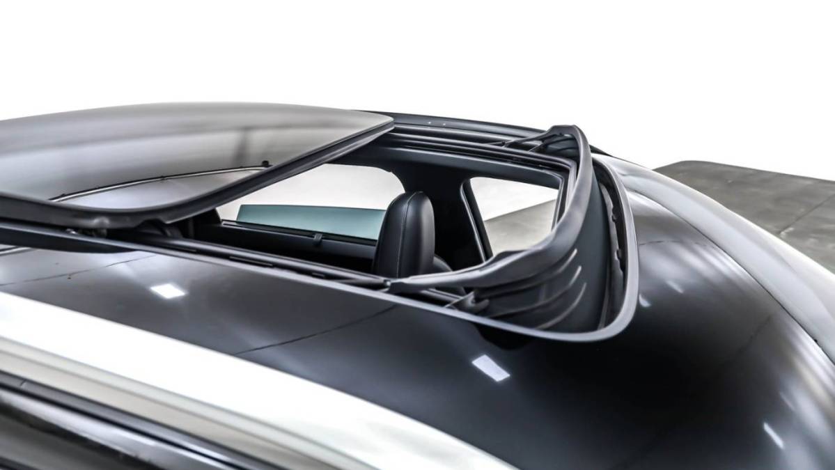 2022 Audi e-tron S - Images - 22