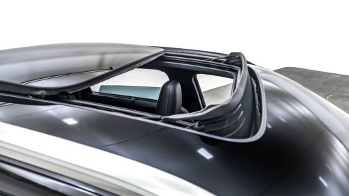 2022 Audi e-tron S - Images - 22