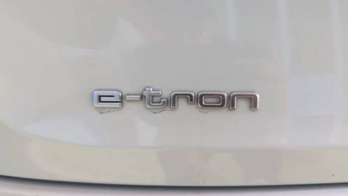 2019 Audi e-tron WA1LAAGE0KB022745