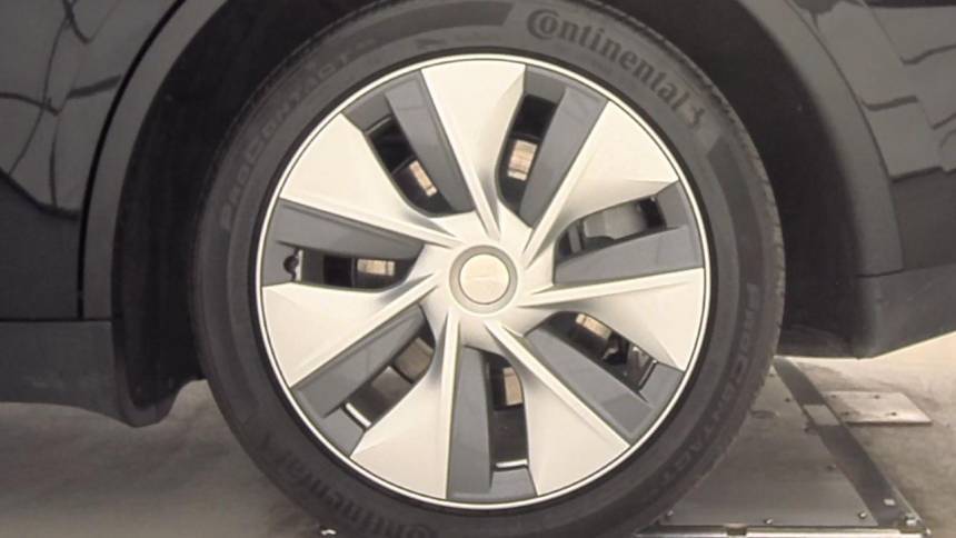 2023 Tesla Model Y 7SAYGDEF8PA049283