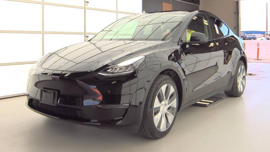 2023 Tesla Model Y 7SAYGDEF8PA049283