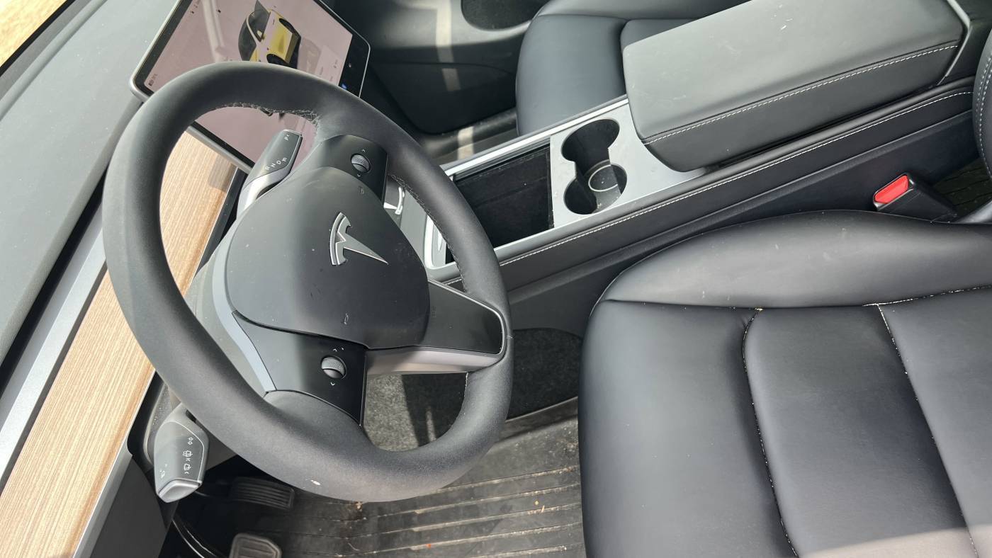 2025 Tesla Model Y 7SAYGAEE7SF222289