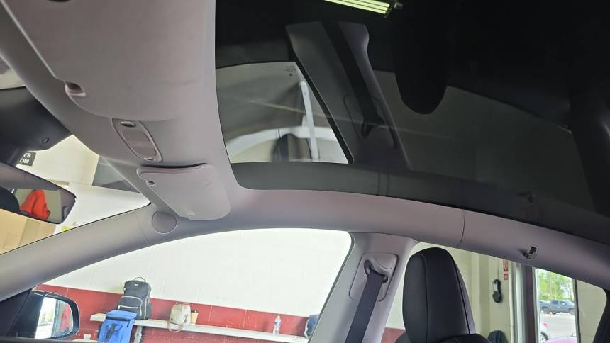 2023 Tesla Model Y 7SAYGDEF8PA049283