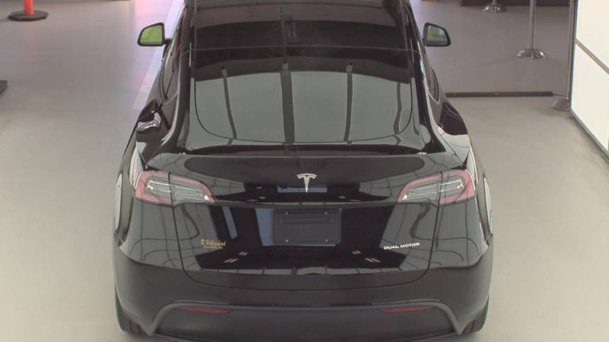 2023 Tesla Model Y 7SAYGDEF8PA049283