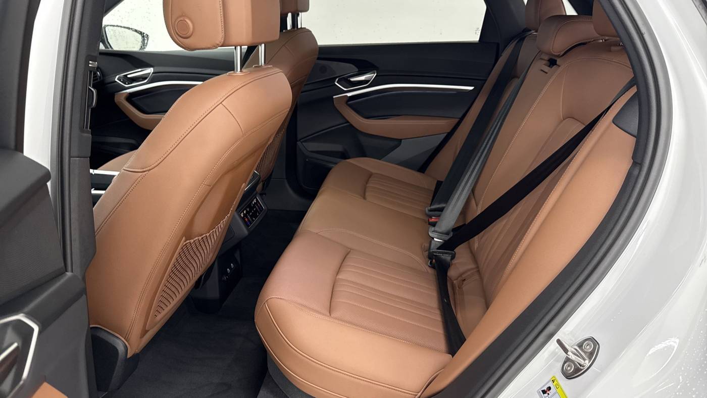 2024 Audi Q8 e-tron WA15AAGE9RB064995