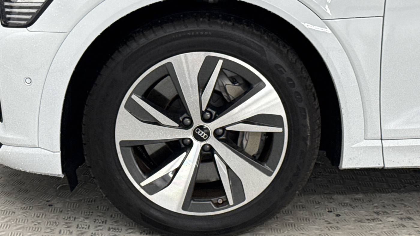 2024 Audi Q8 e-tron WA15AAGE9RB064995
