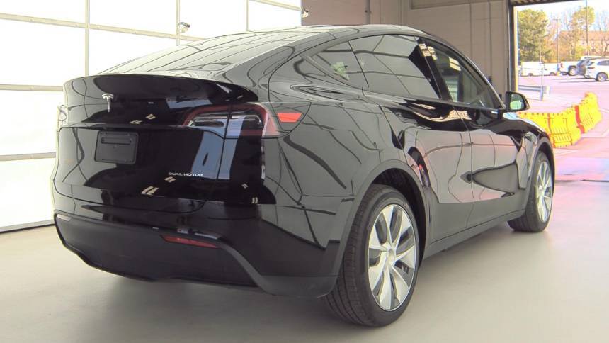 2023 Tesla Model Y 7SAYGDEF8PA049283