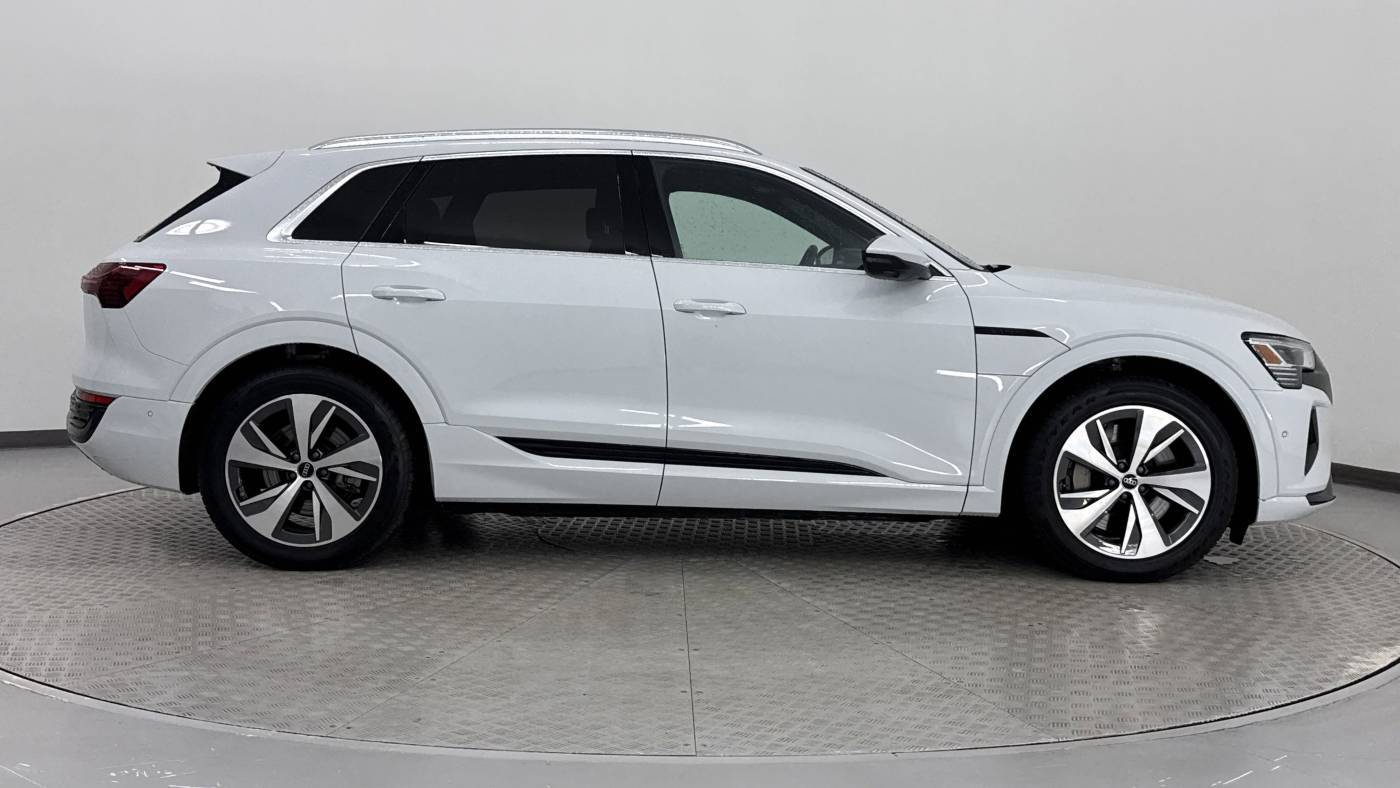 2024 Audi Q8 e-tron WA15AAGE9RB064995