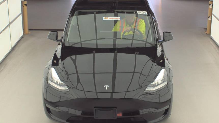 2023 Tesla Model Y 7SAYGDEF8PA049283
