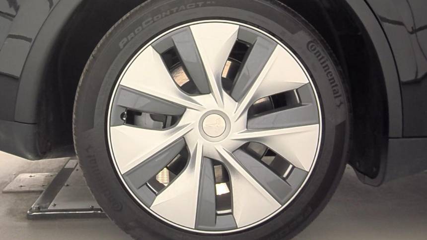 2023 Tesla Model Y 7SAYGDEF8PA049283