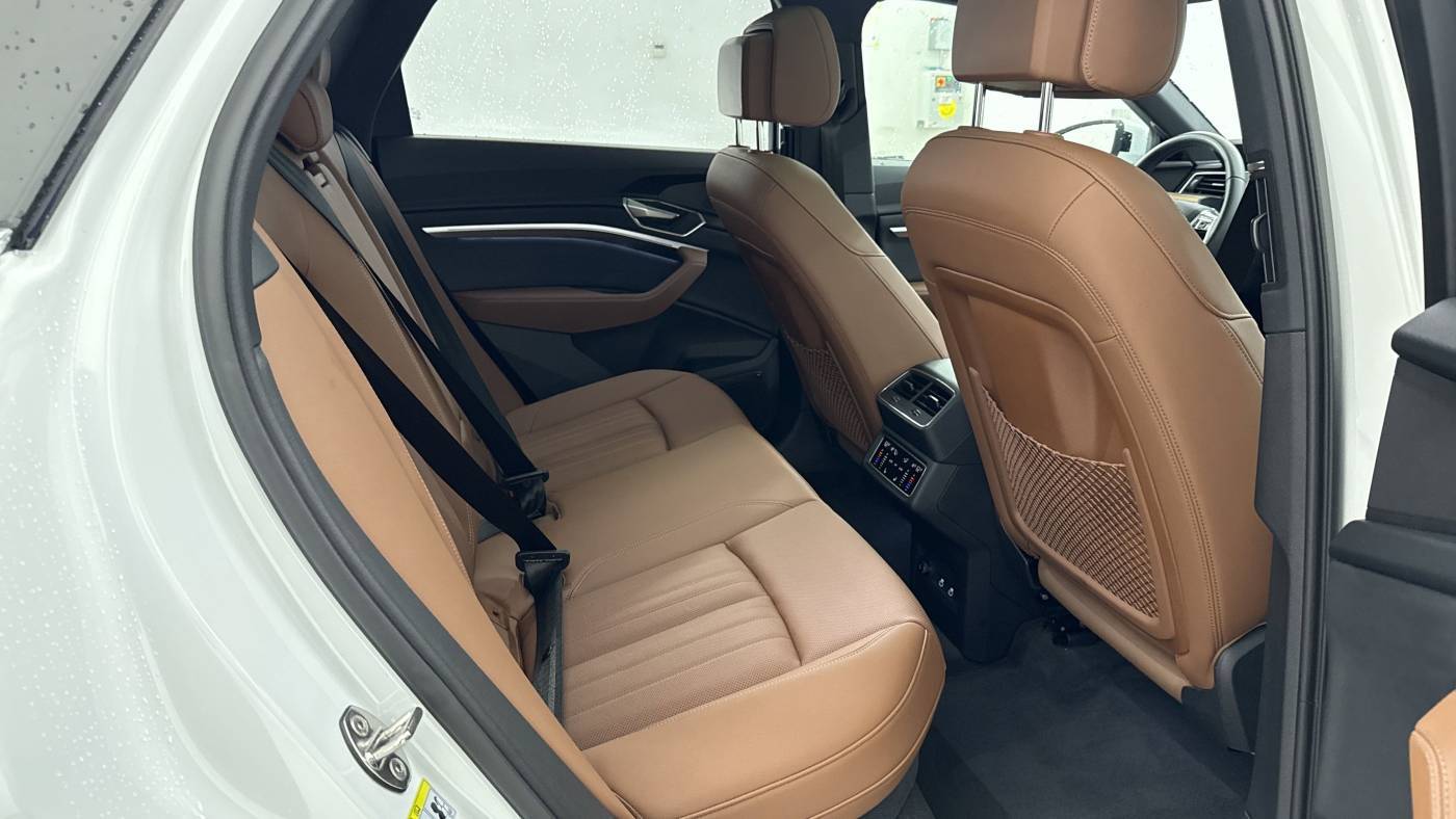 2024 Audi Q8 e-tron WA15AAGE9RB064995