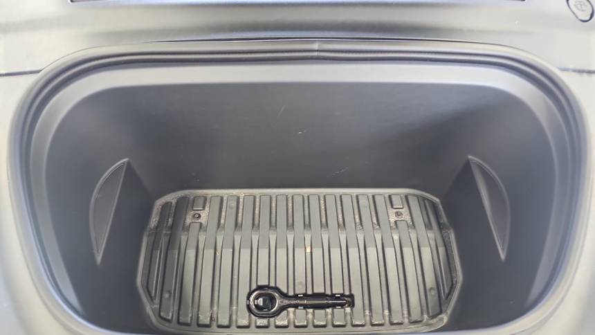 2023 Tesla Model Y 7SAYGDEF8PA049283